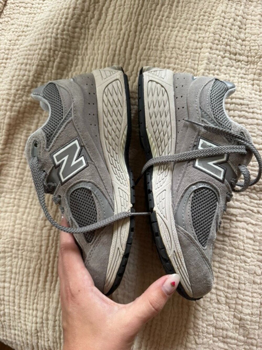 New Balance 2002R Size 6.5W - Picture 3 of 6